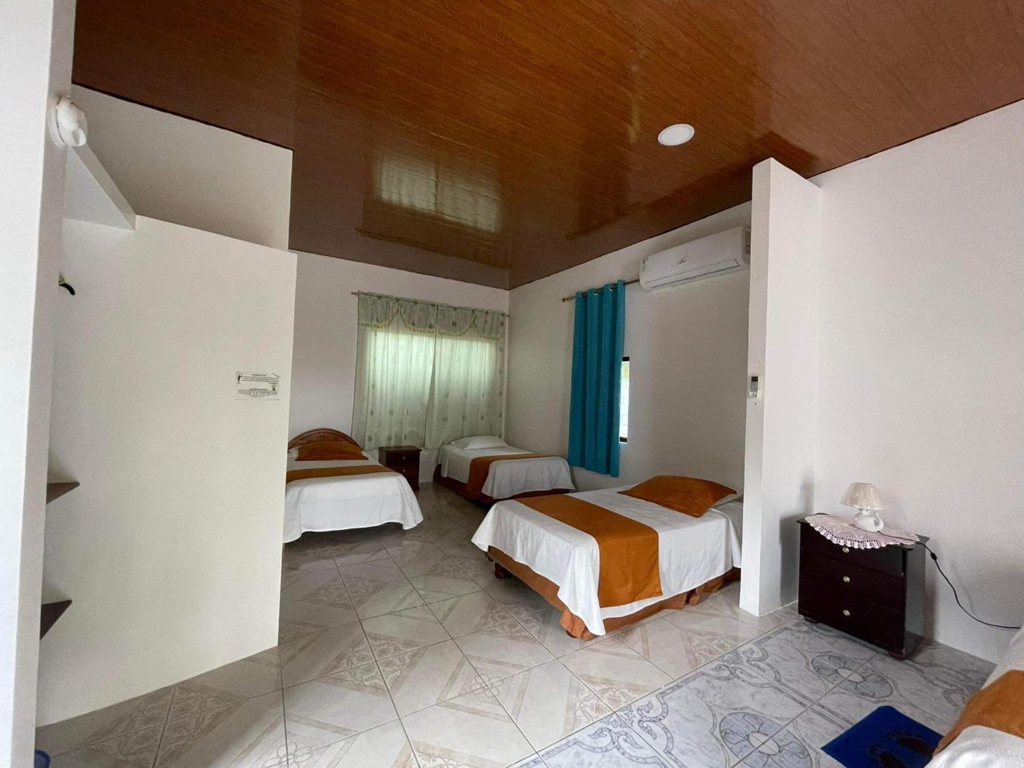 Hostal Muro De Las Lagrimas With High Speed Internet Starlink Пуерто Виламил Екстериор снимка