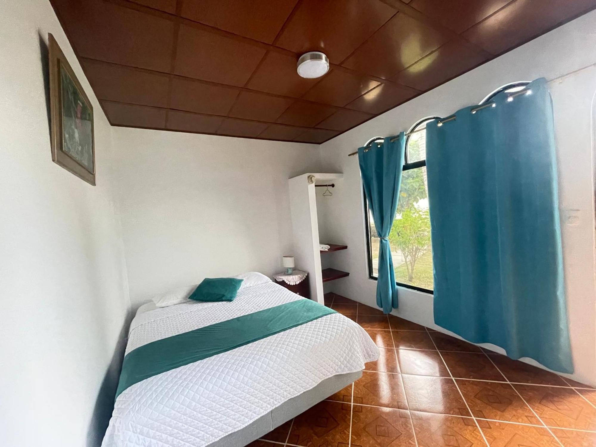 Hostal Muro De Las Lagrimas With High Speed Internet Starlink Пуерто Виламил Екстериор снимка